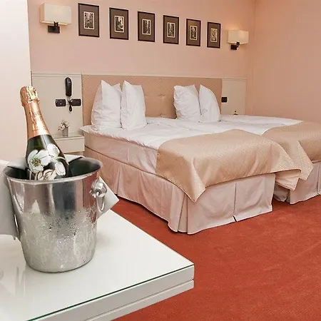 Hotel Paradis 4*