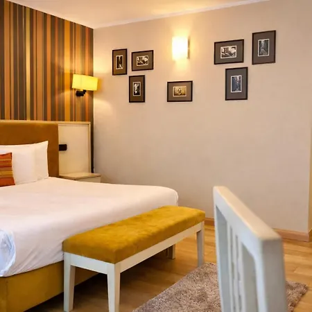 Hotel Paradis 4*