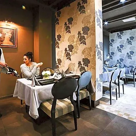 Paradis Hotel 4*