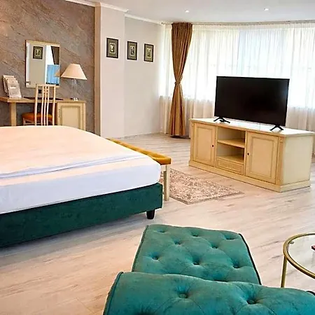 Hotel Paradis 4*